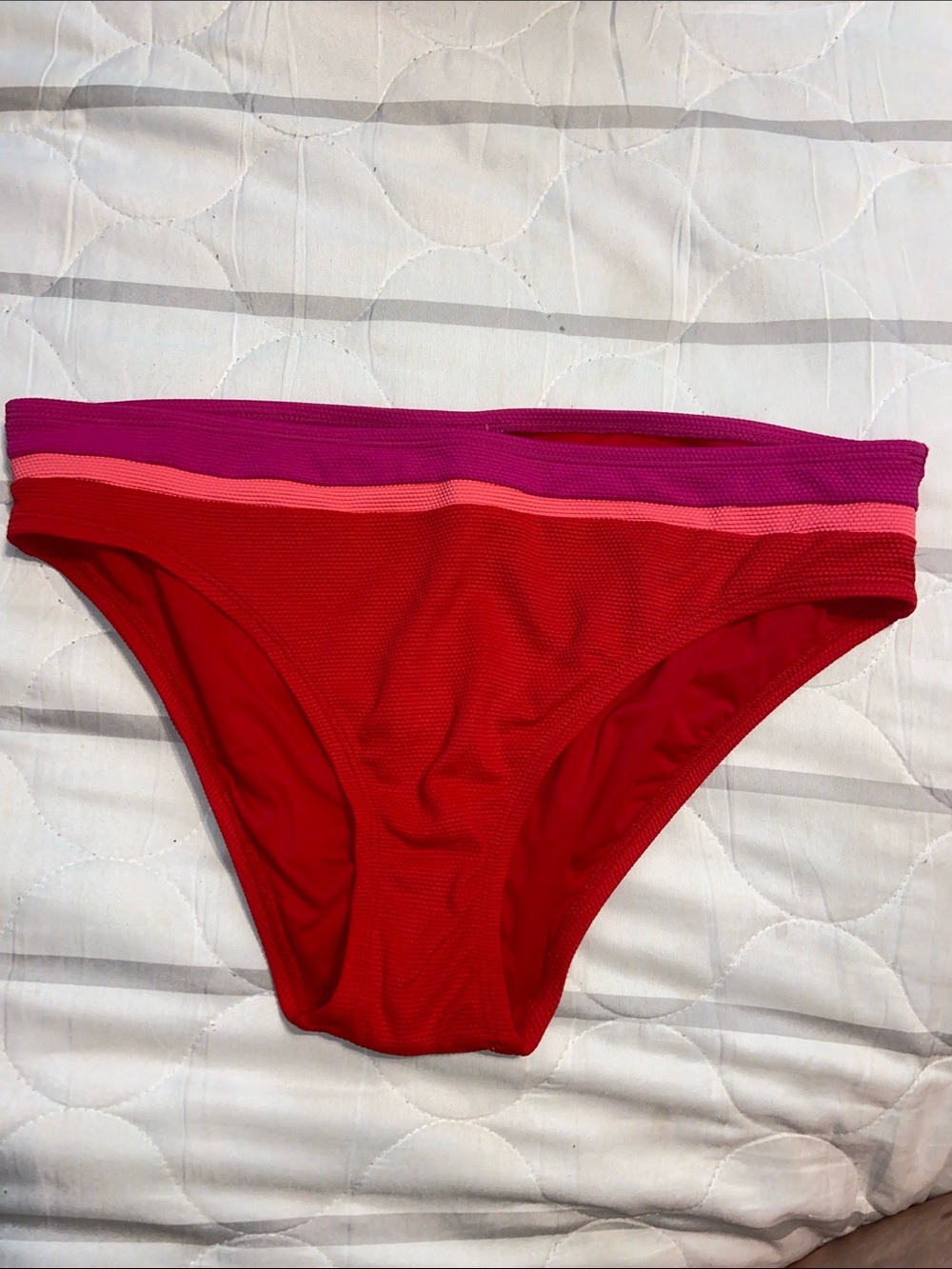 ISLAND CAYS COLORBLOCK HIPSTER BOTTOMS Tommy Bahama RED HIBISCUS Bottoms NWT